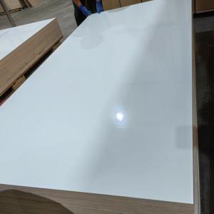 Poplar core plywood with HPL Glossy White Poplar core plywood with HPL Glossy White